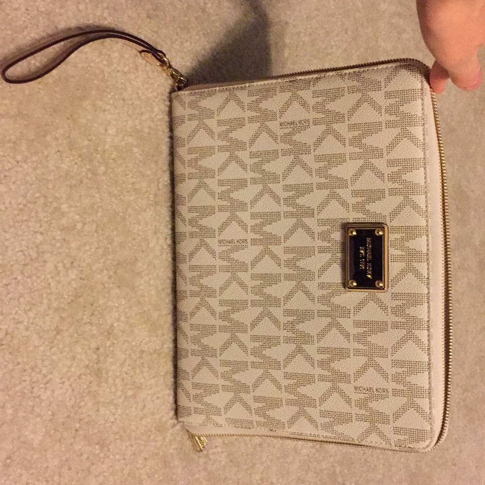 White Michael Kors notebook or iPad sleeve
